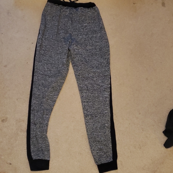 Joggers - Picture 2 of 3